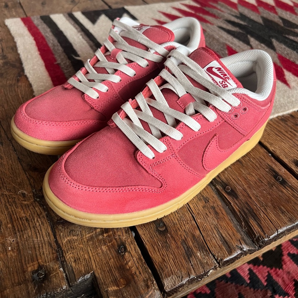 Nike SB Low Adobe Red Gum size 8.5 men’s